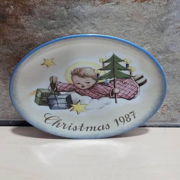 Schmid Hummel Christmas 1987 Angelic Gifts Decorative Wall Hanging Plate - Picture 3 of 11